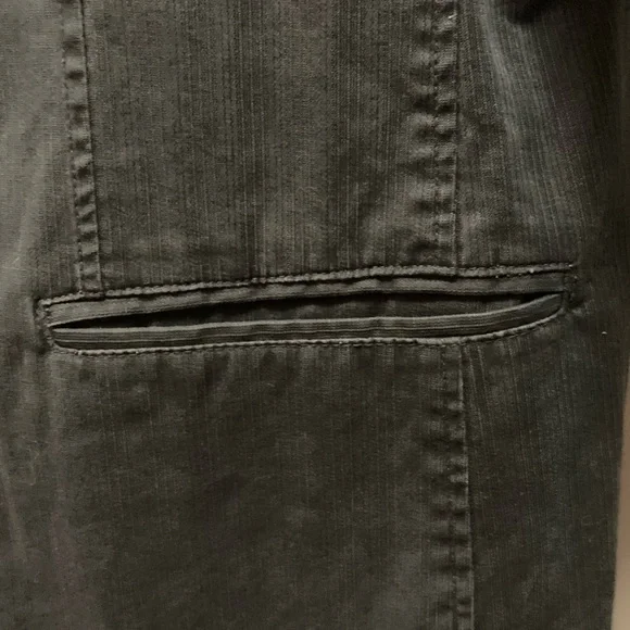 Mantles Jacket - Picture 10 of 14